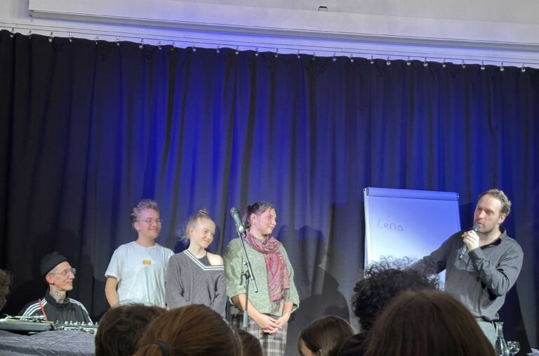 Vortrag und Diskussion von Mag. Gernot Maier vom Bundesamt für Fremdenwesen und Asyl